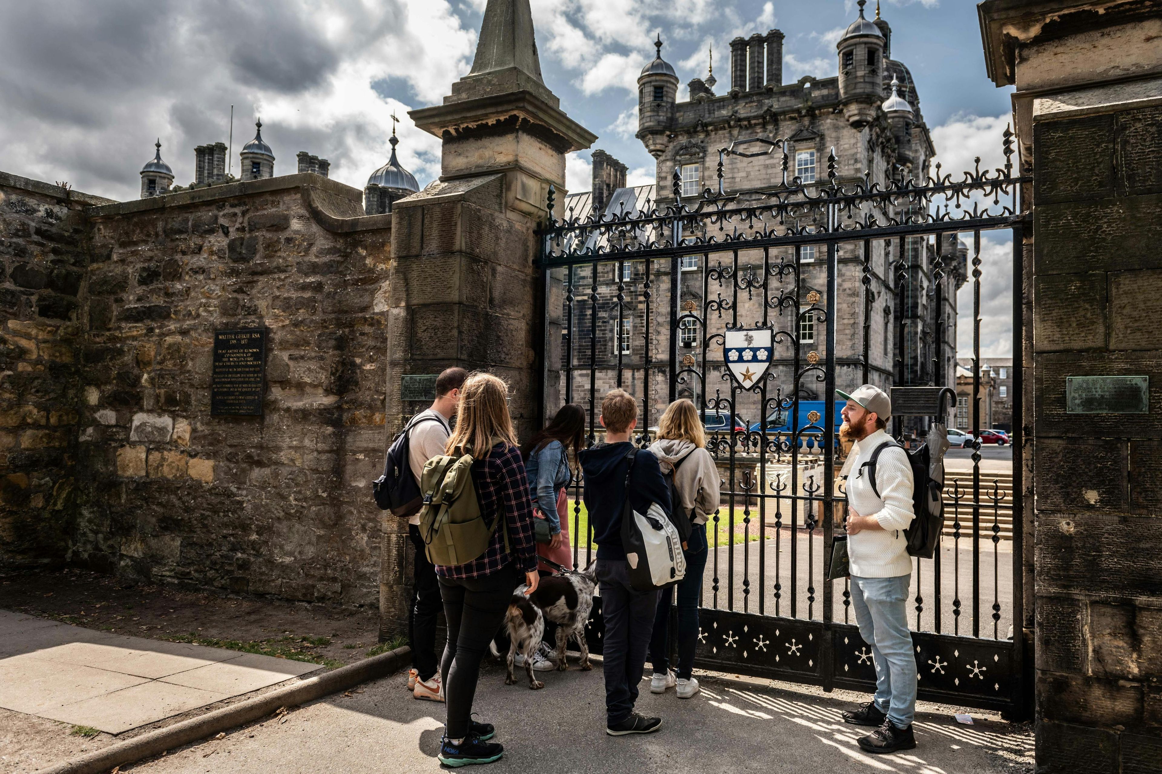 Edinburgh: Harry Potter Sights Guided Walking Tour + Gin Tasting