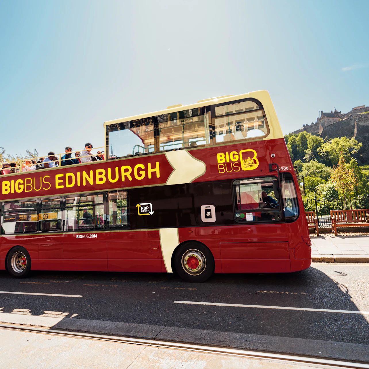 Big Bus Edinburgh: Hop-on Hop-off Bus Tour