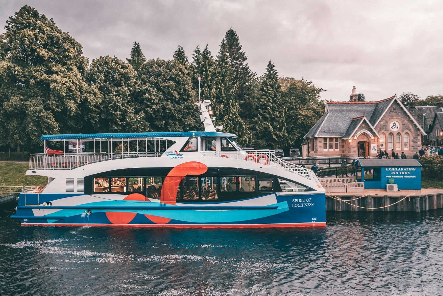 Loch Ness: Day Trip from Edinburgh with Boat Cruise