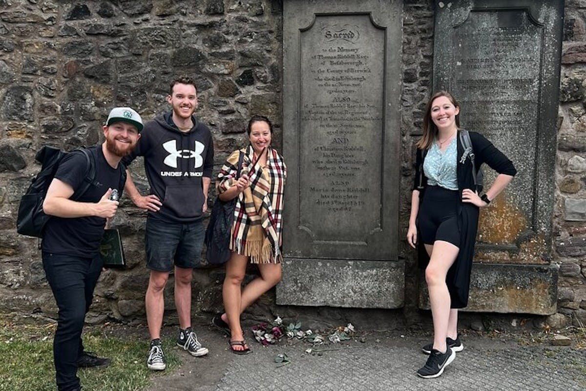 Edinburgh: Harry Potter Sights Guided Walking Tour + Gin Tasting