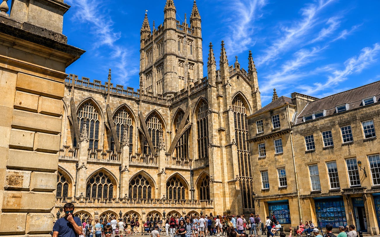 London: Castle Combe, Bath, and Stonehenge Small-Group Day Trip — gallery 2