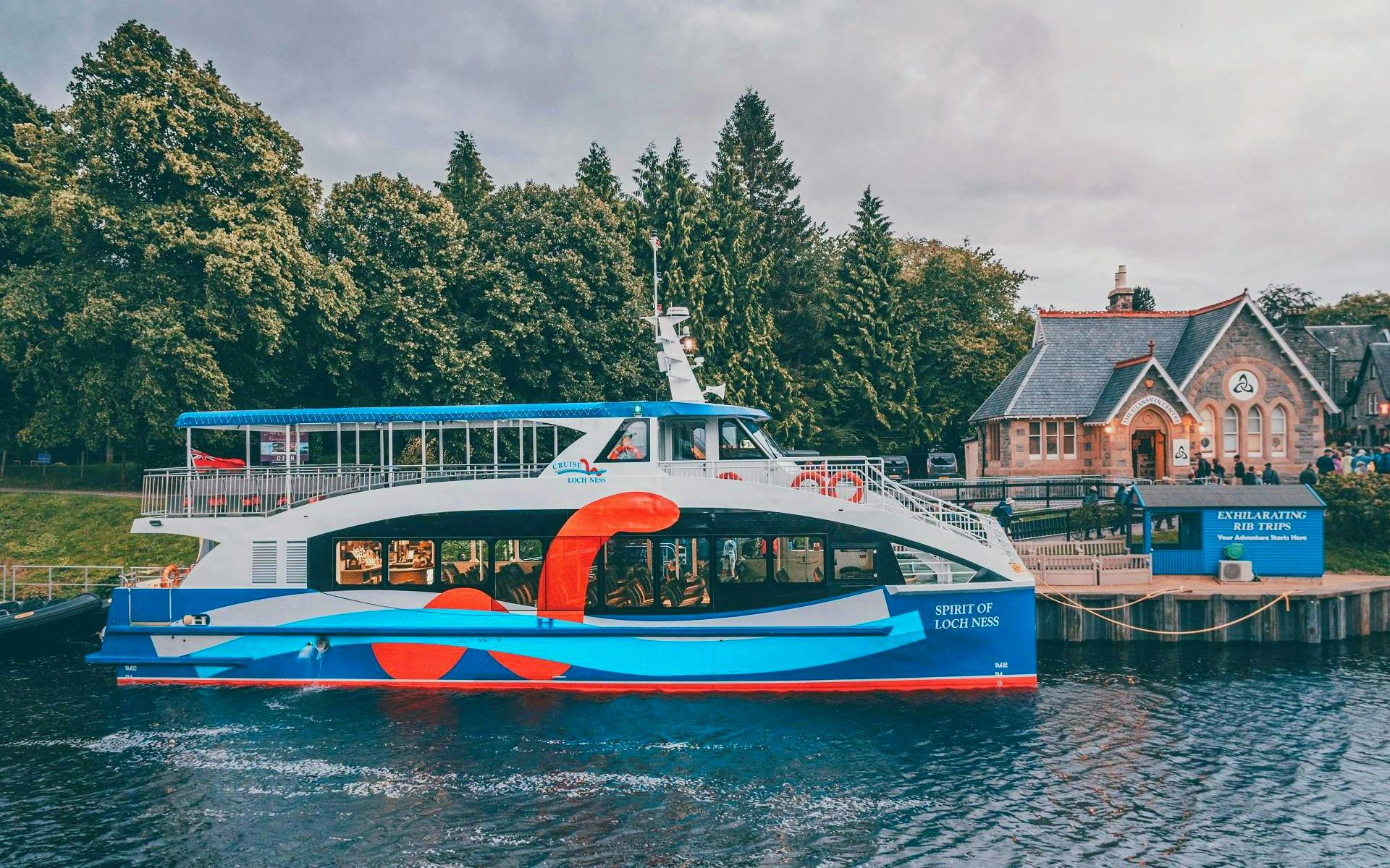 Loch Ness Day Tour from Edinburgh with Boat Cruise