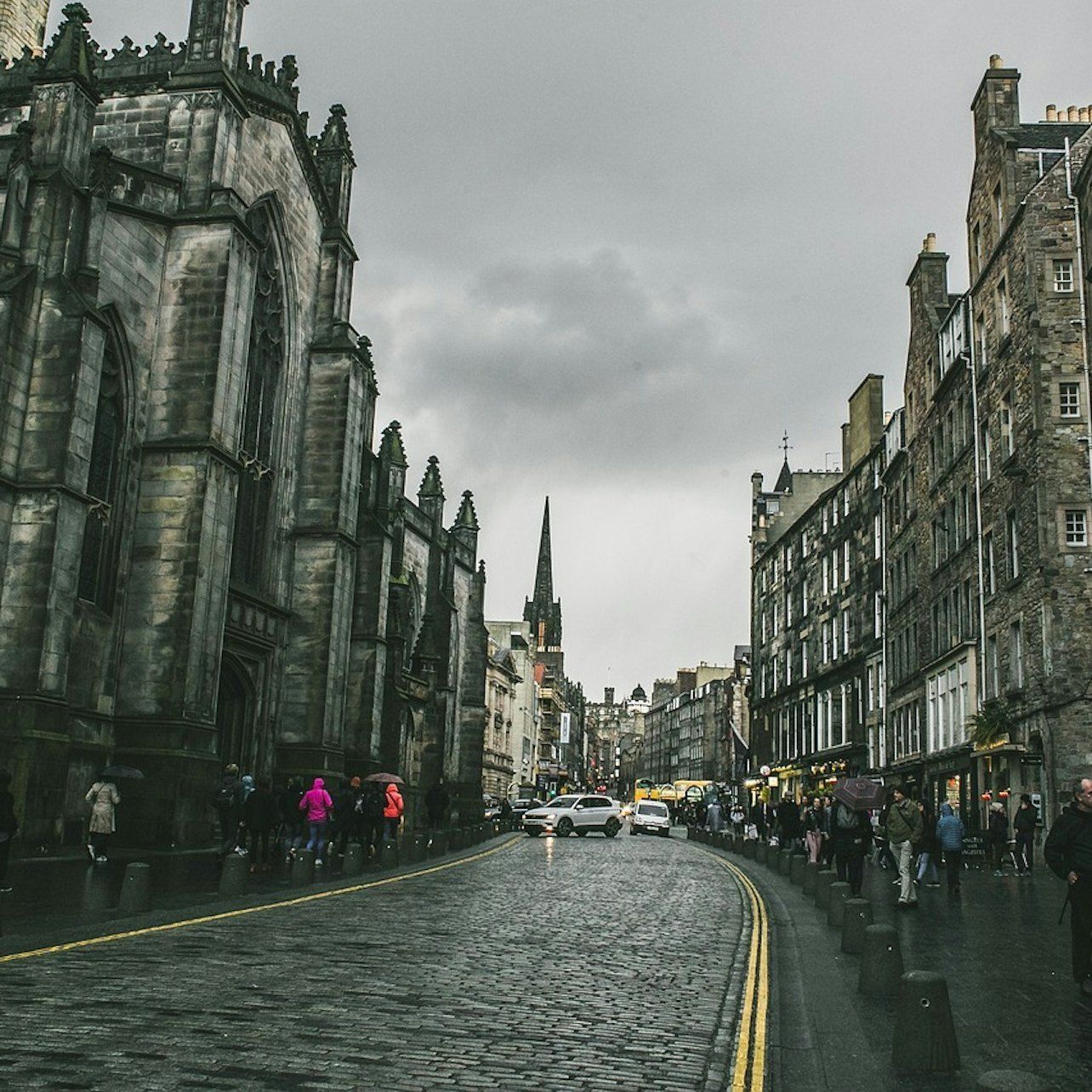 Edinburgh: Harry Potter Sights Tour + Holyrood Palace Entry