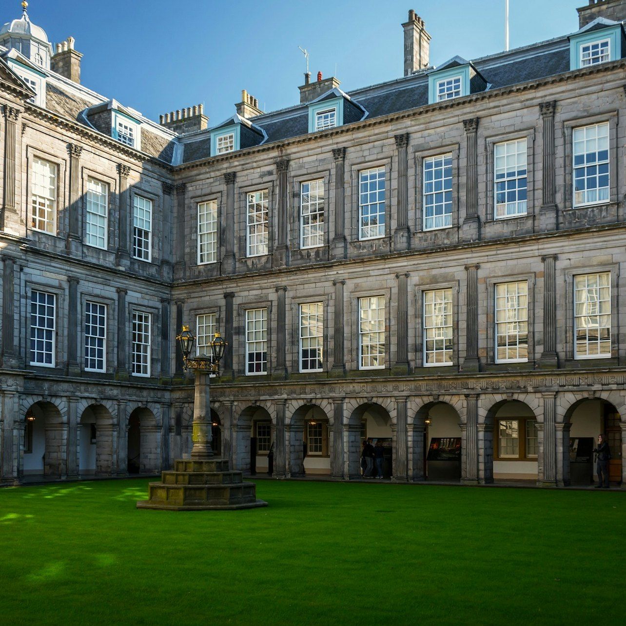 Edinburgh: Harry Potter Sights Tour + Holyrood Palace Entry
