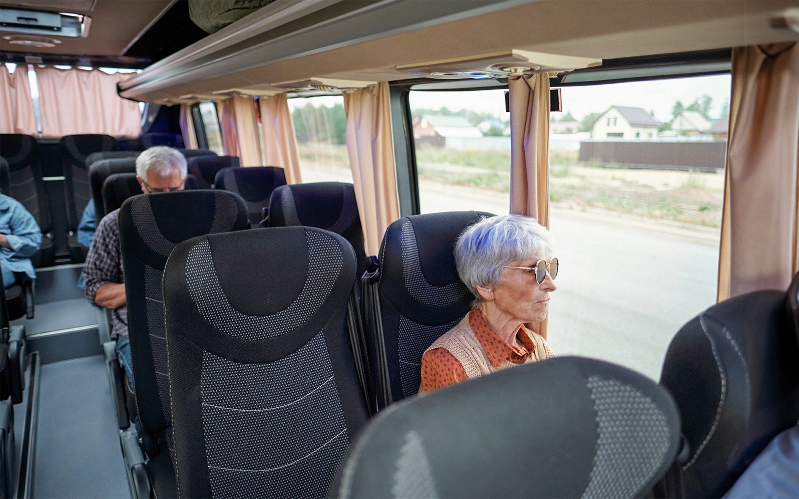 Bus Transfer: Flibco Transfers Between London Stansted Airport & London City — gallery 2