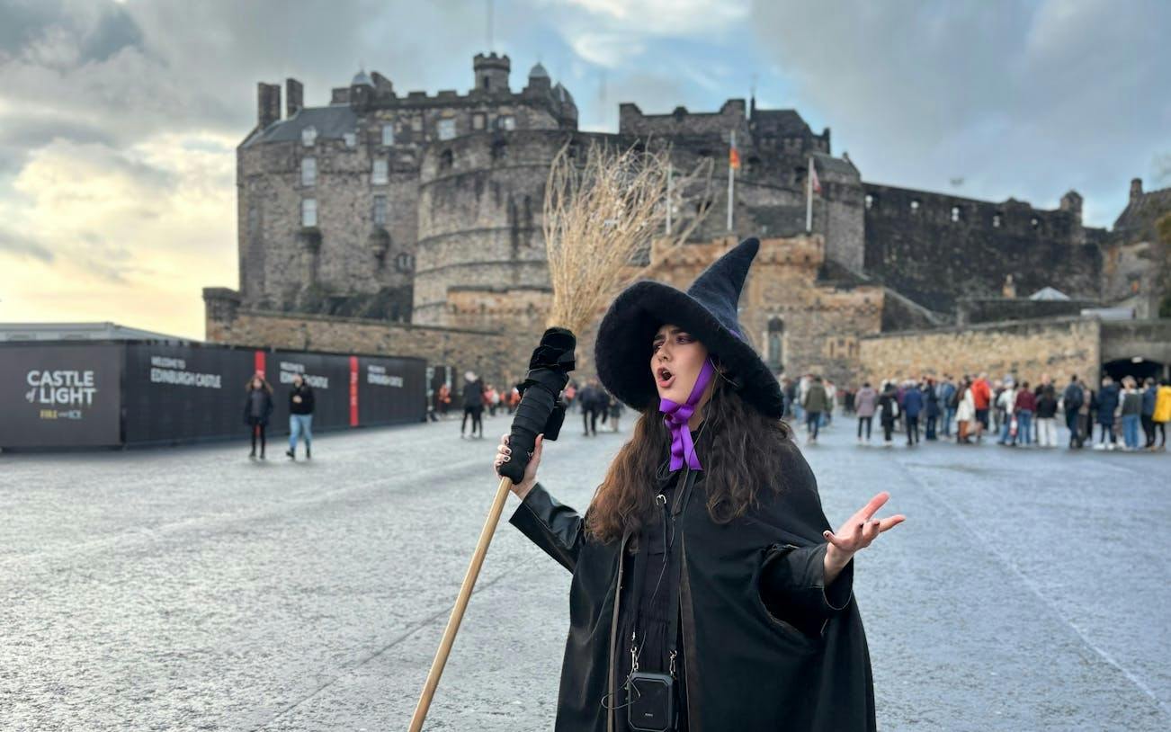 Edinburgh Witches and Haunted History Walking Tour