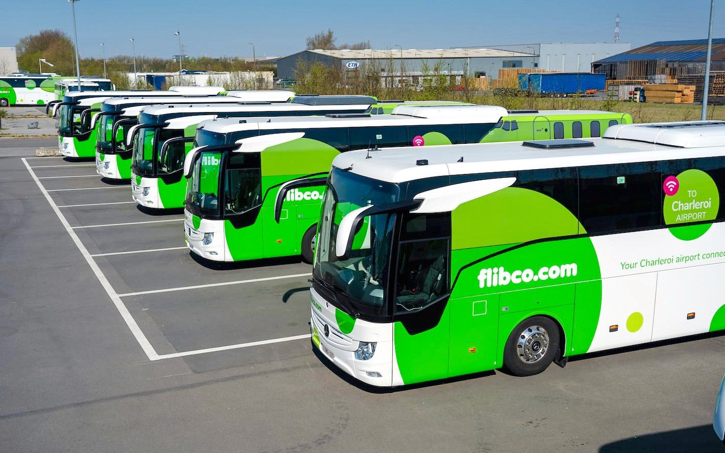 Bus Transfer: Flibco Transfers Between London Stansted Airport & London City β landscape