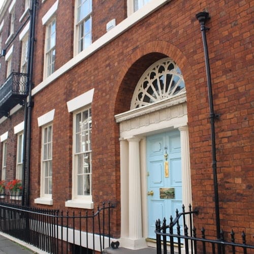 Liverpool: Guided Peaky Blinders Sites Tour + 48-Hr Hop-on Hop-off Bus Pass — portrait
