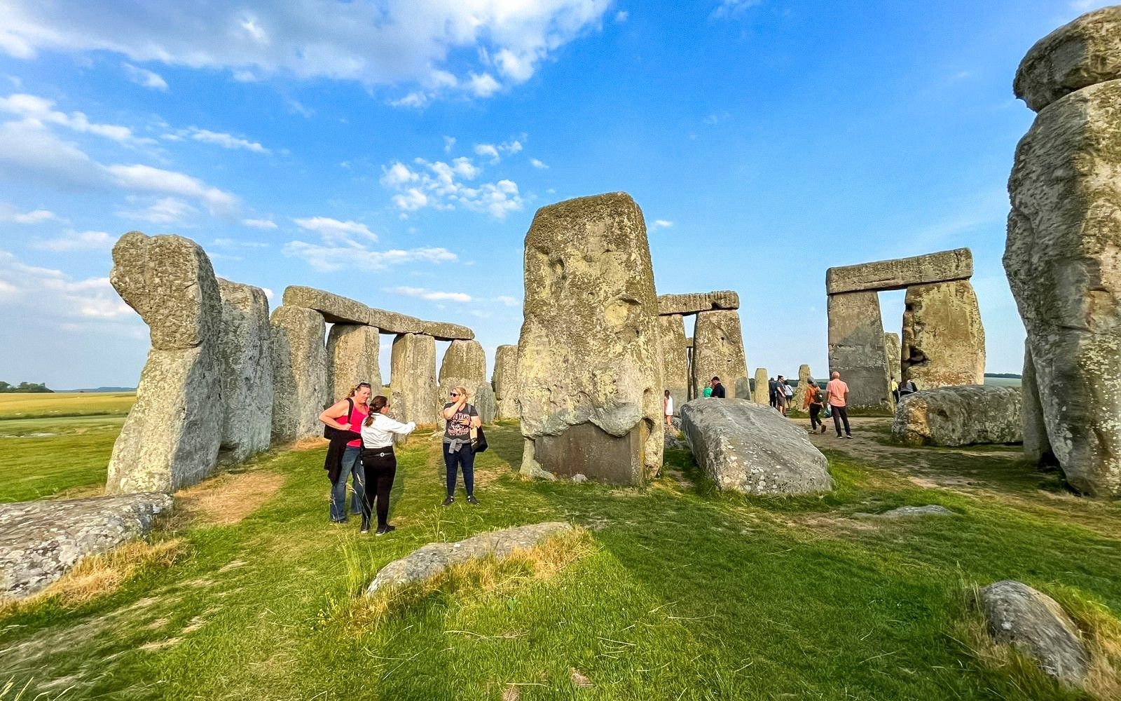 From London: Exclusive Entry to Stonehenge Inner Circle & Windsor Tour — mobile