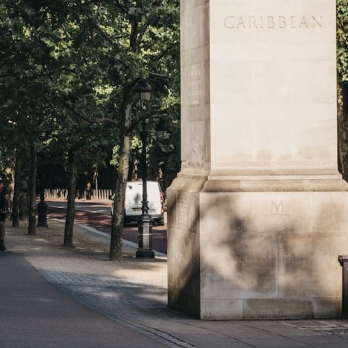 Buckingham Palace: Royal History Semi Private Guided Tour + Entry Ticket — gallery 4