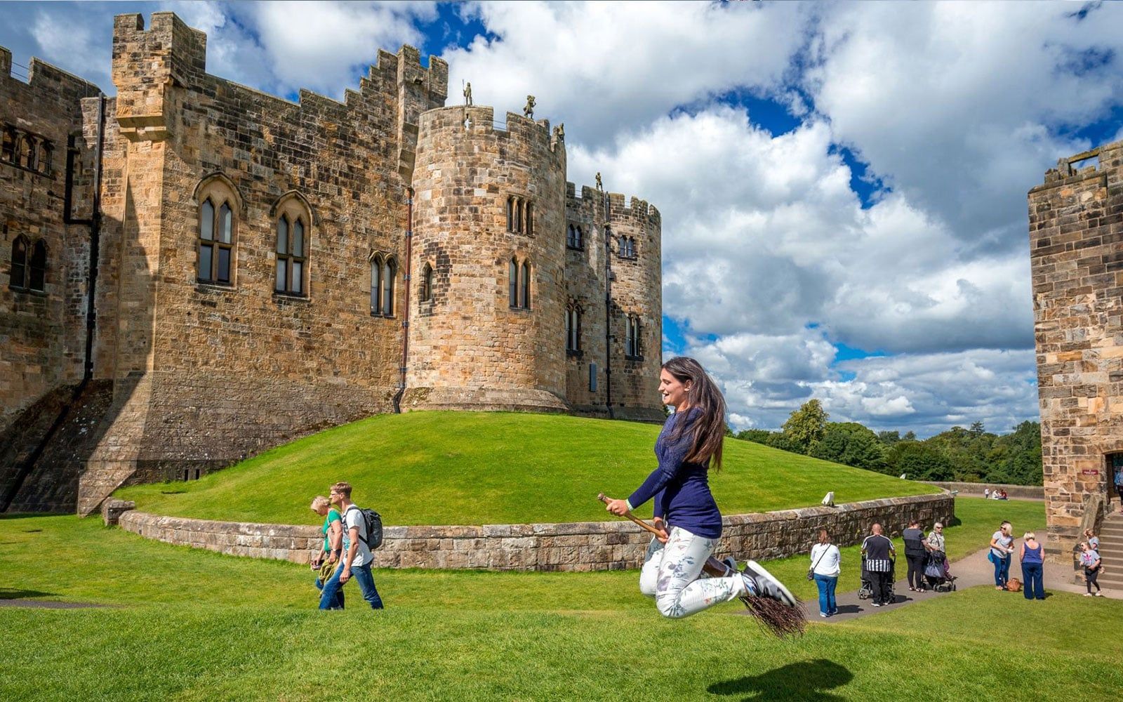 From Edinburgh: ‘Hogwarts’ Alnwick Castle & Northumbria Day Trip — gallery 1