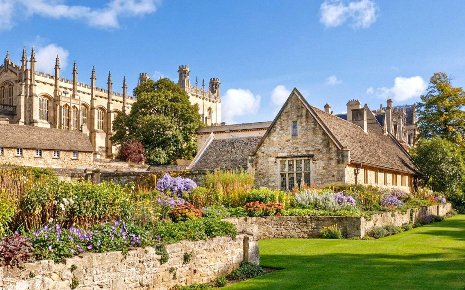 From London: Oxford and Cambridge Universities Day Tour — portrait