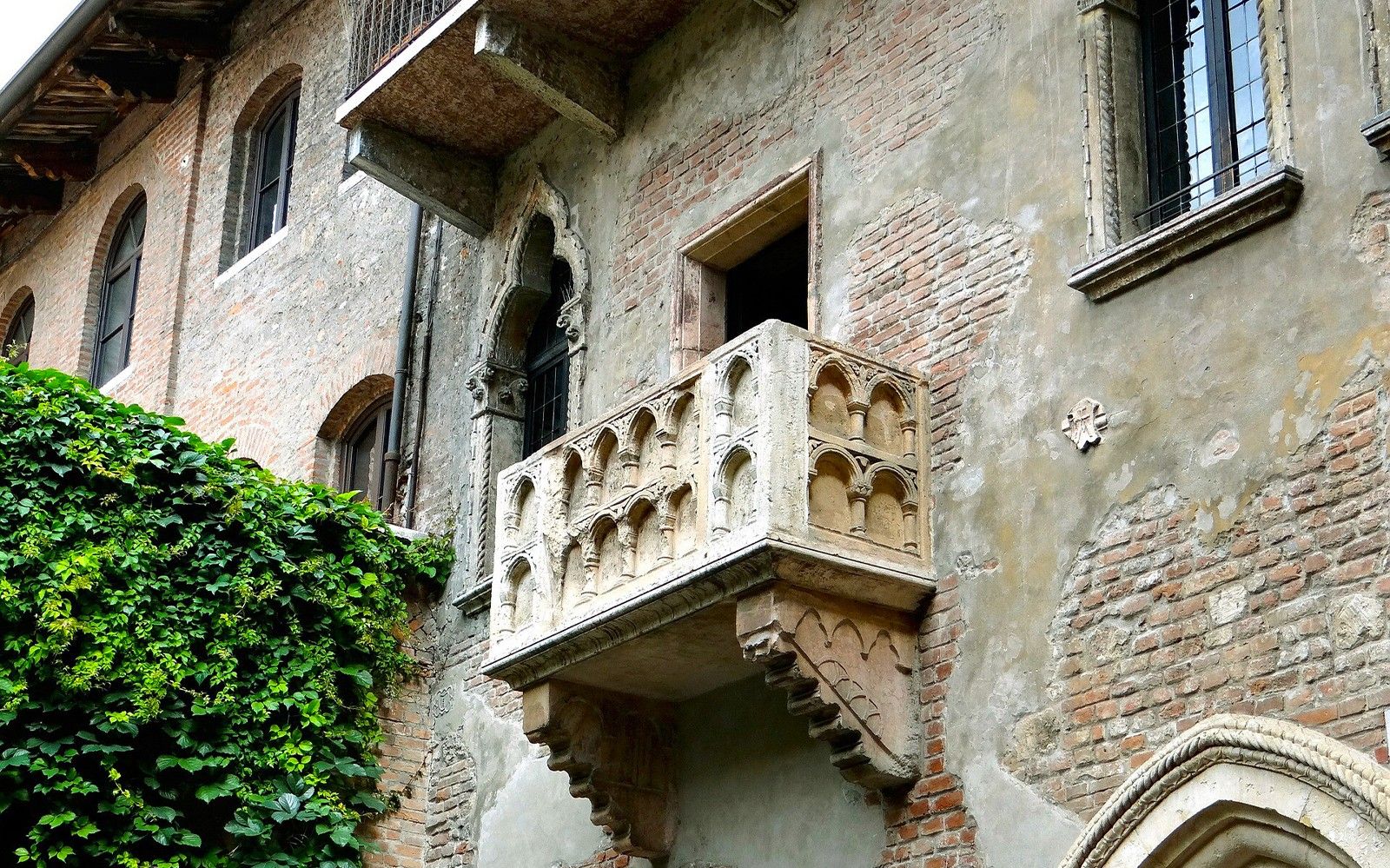 Verona & Lake Garda Self Guided Audio Tour — portrait