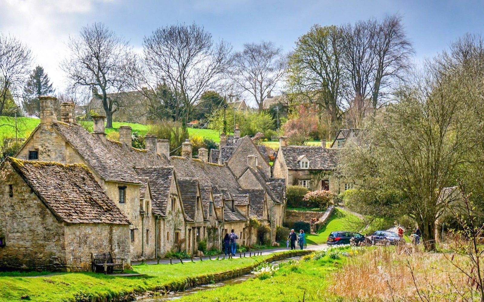 From London: Villages of The Cotswolds Small Group Day Tour — portrait