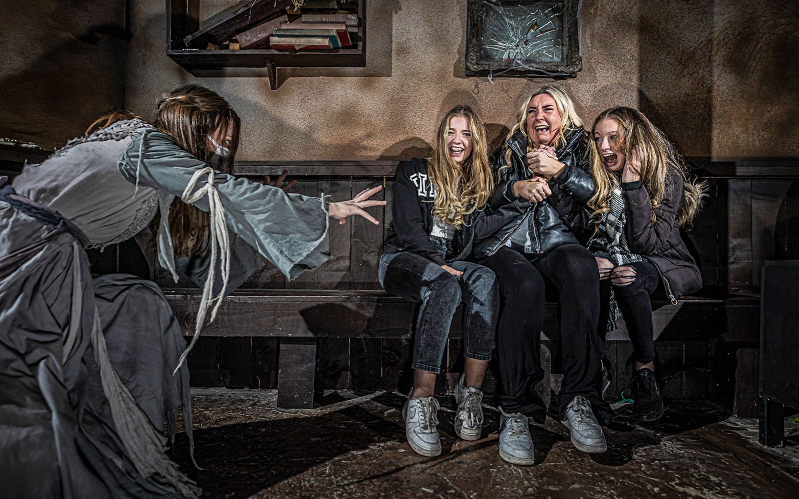 London Dungeon VIP Package Tickets — landscape