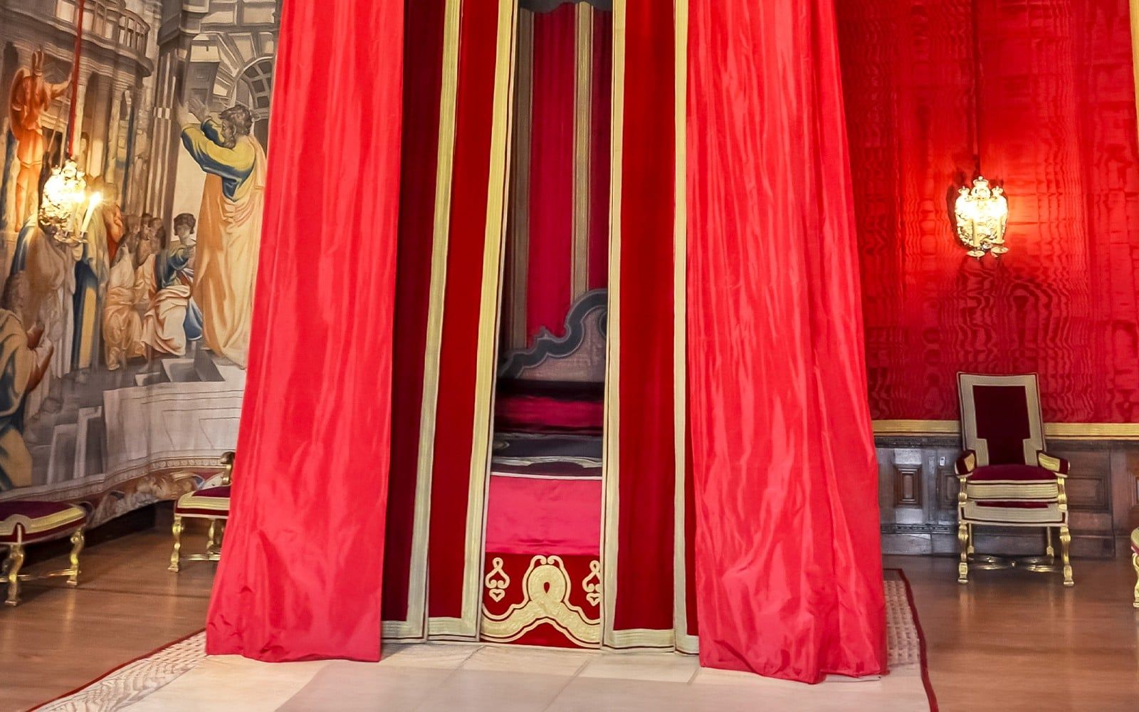 Hampton Court Palace and Gardens Tickets — gallery 1