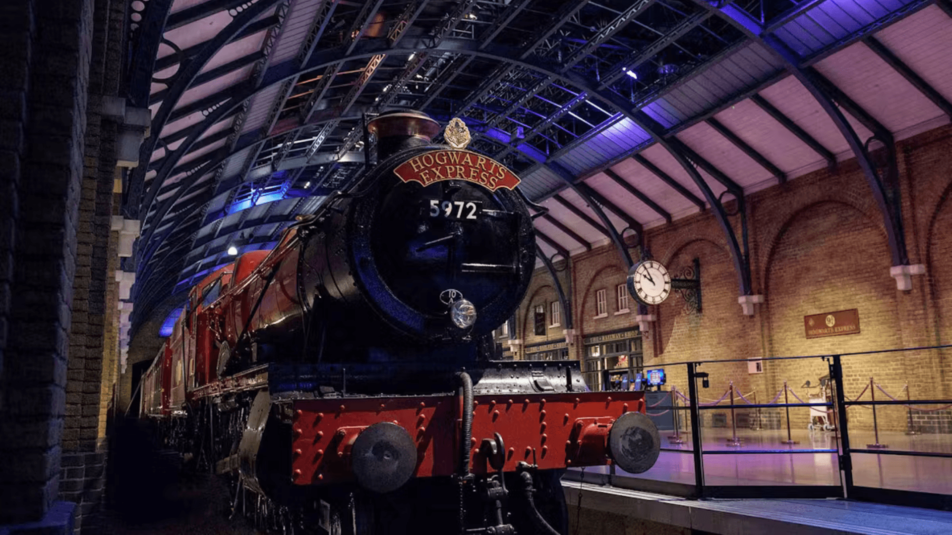 From London: Harry Potter™ Warner Bros. Studio Small-Group Guided Tour with Train Transfers from Euston Station — landscape