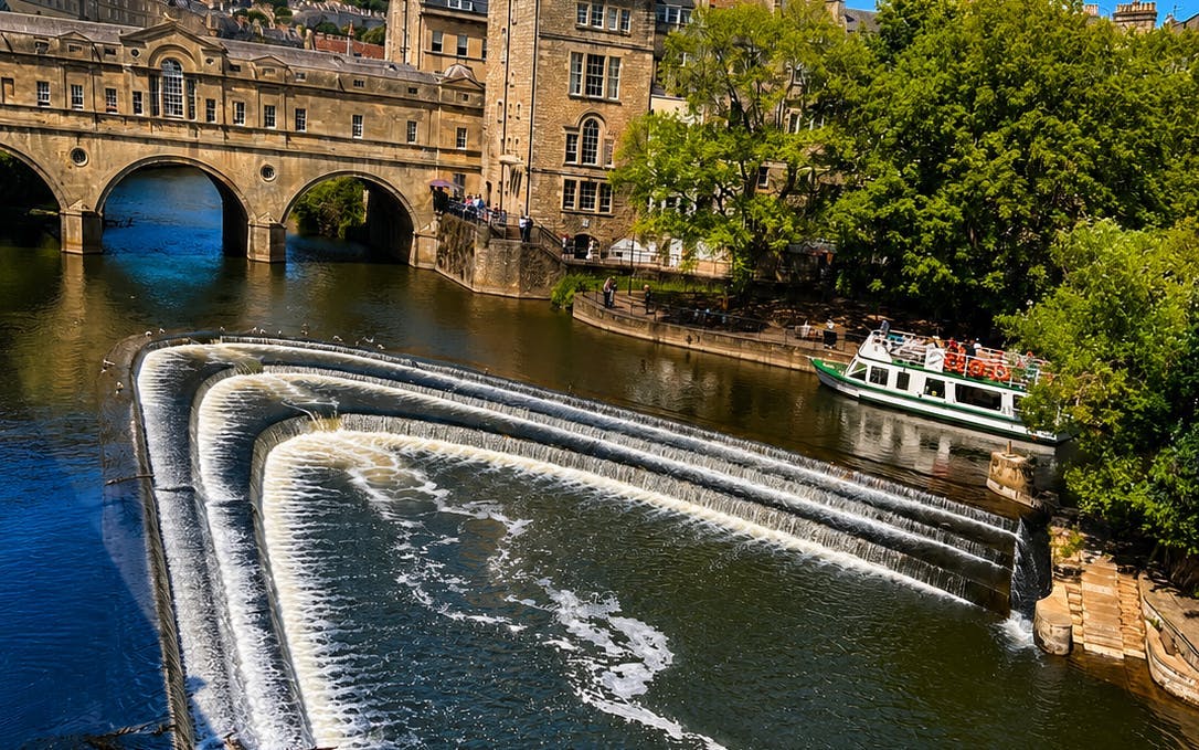 London: Castle Combe, Bath, and Stonehenge Small-Group Day Trip — gallery 3