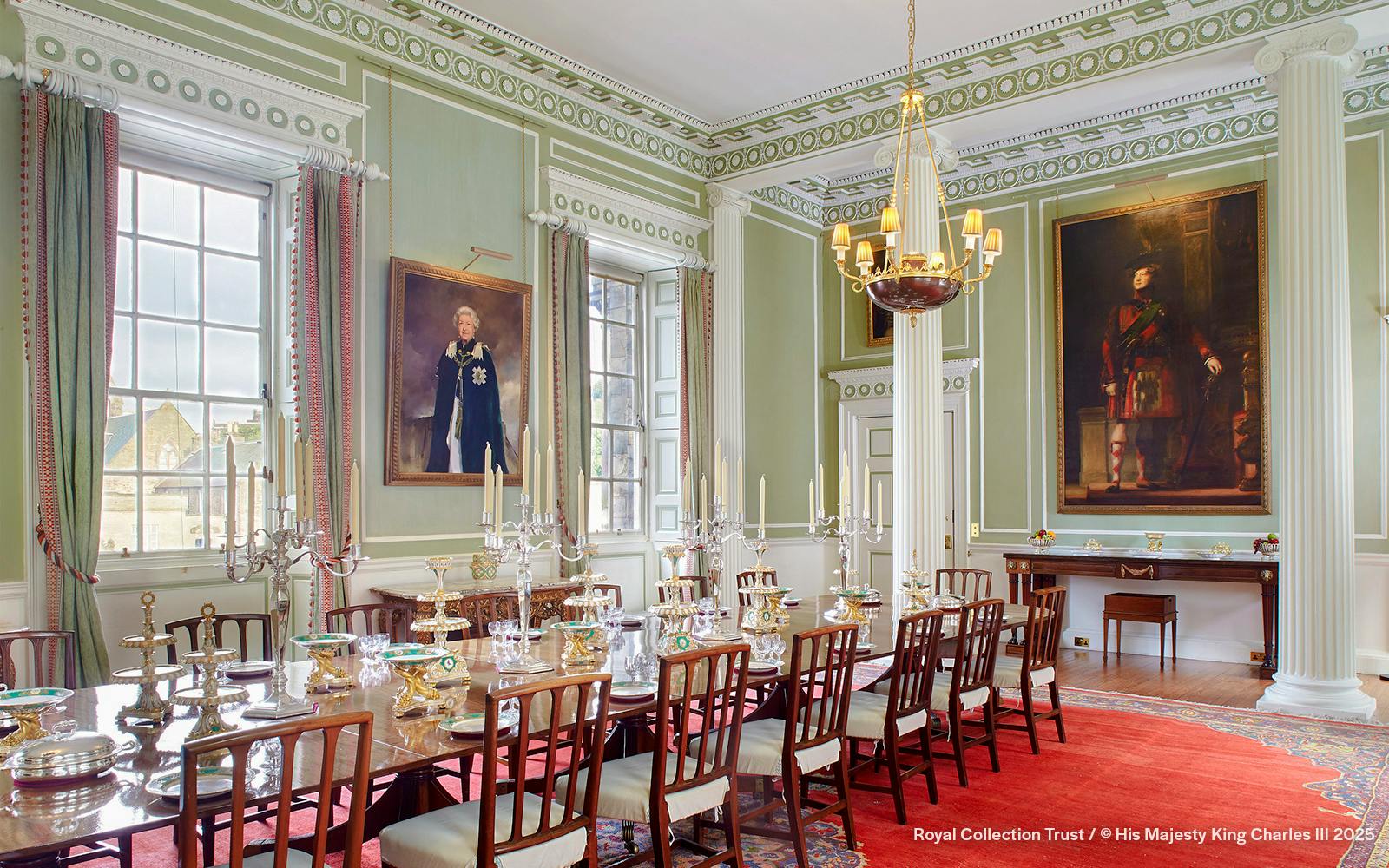 Palace of Holyroodhouse Entry Tickets & Private Guided Tour of Queen Elizabeth II Private Apartments