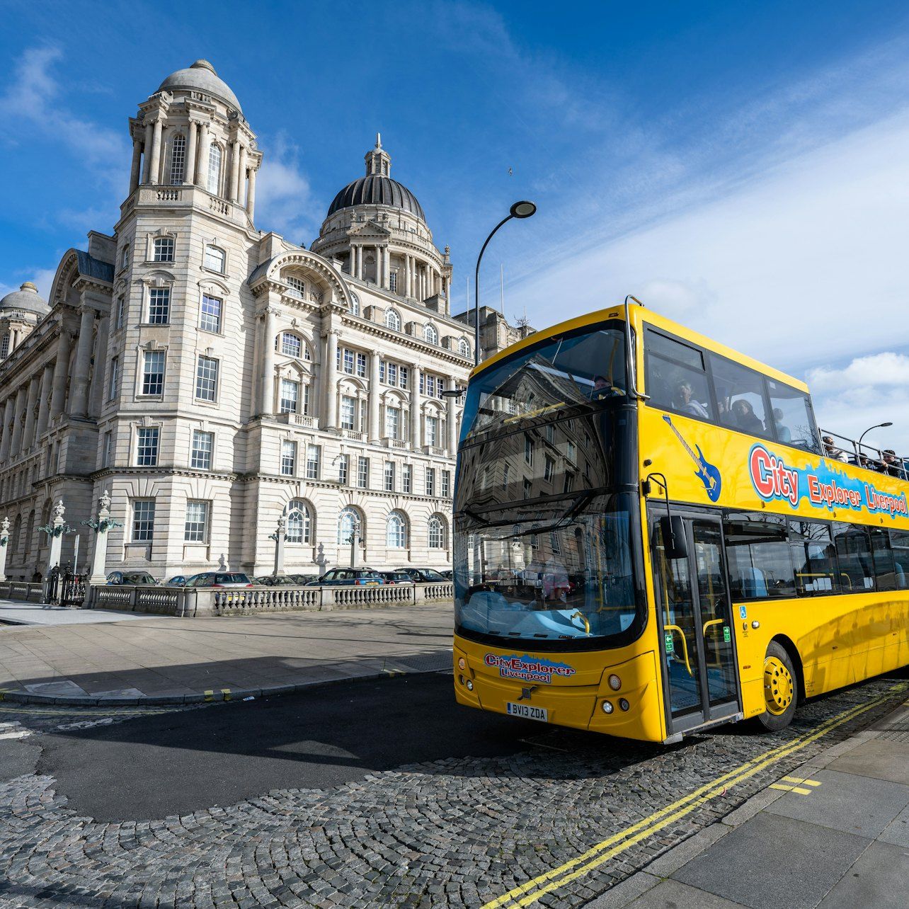 Liverpool river cruise and sightseeing bus tour photo 4