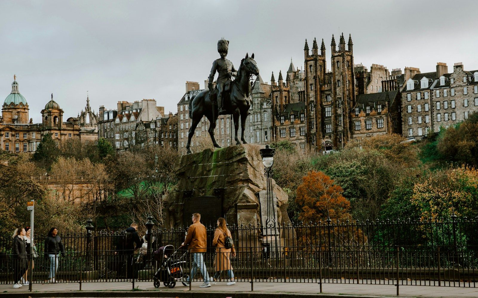 Edinburgh Private Walking Tour with a Local Guide — gallery photo