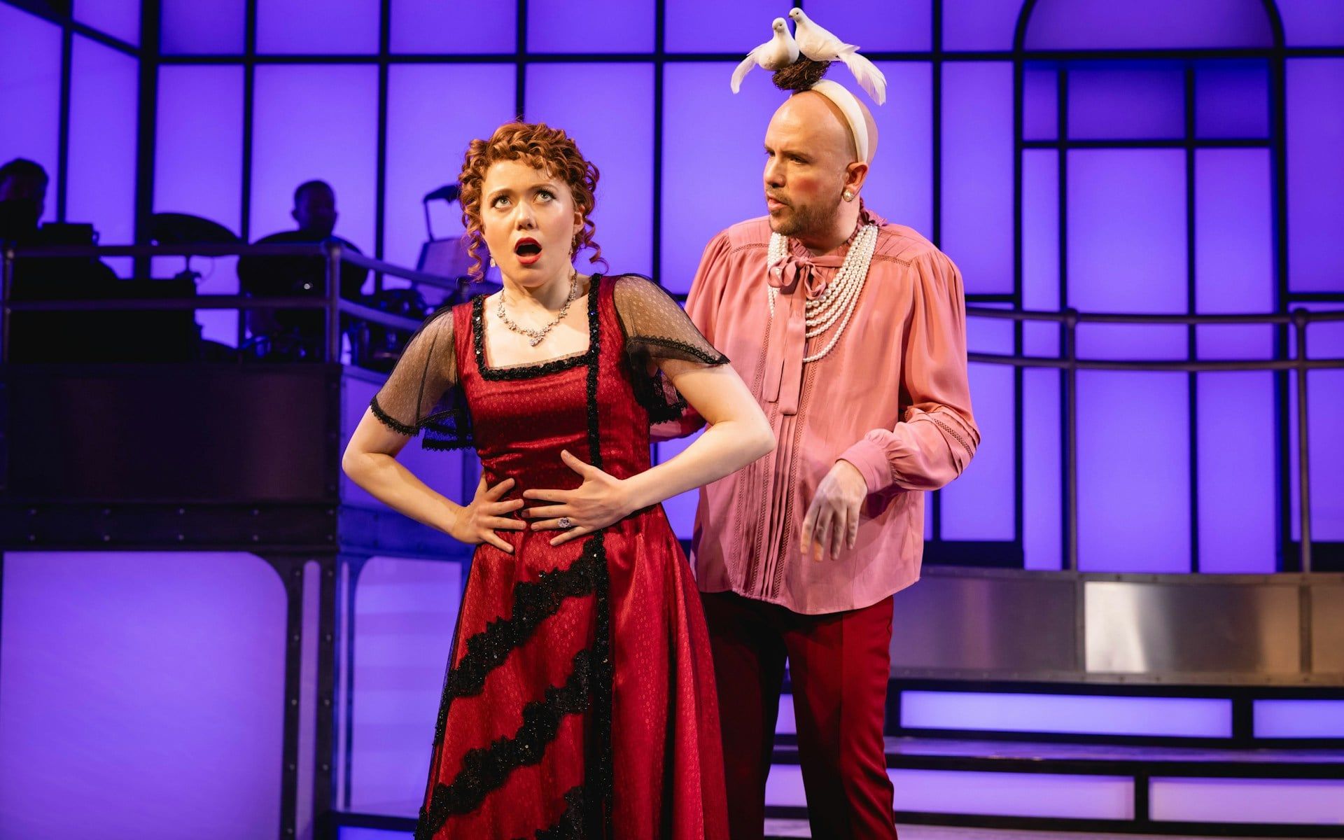 Actors performing a scene from Titanique Westend on stage