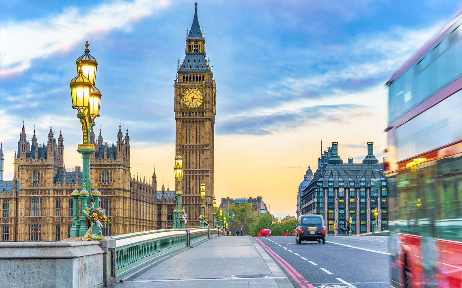 London: Private Transfer To/From Heathrow Airport and Hotel — mobile