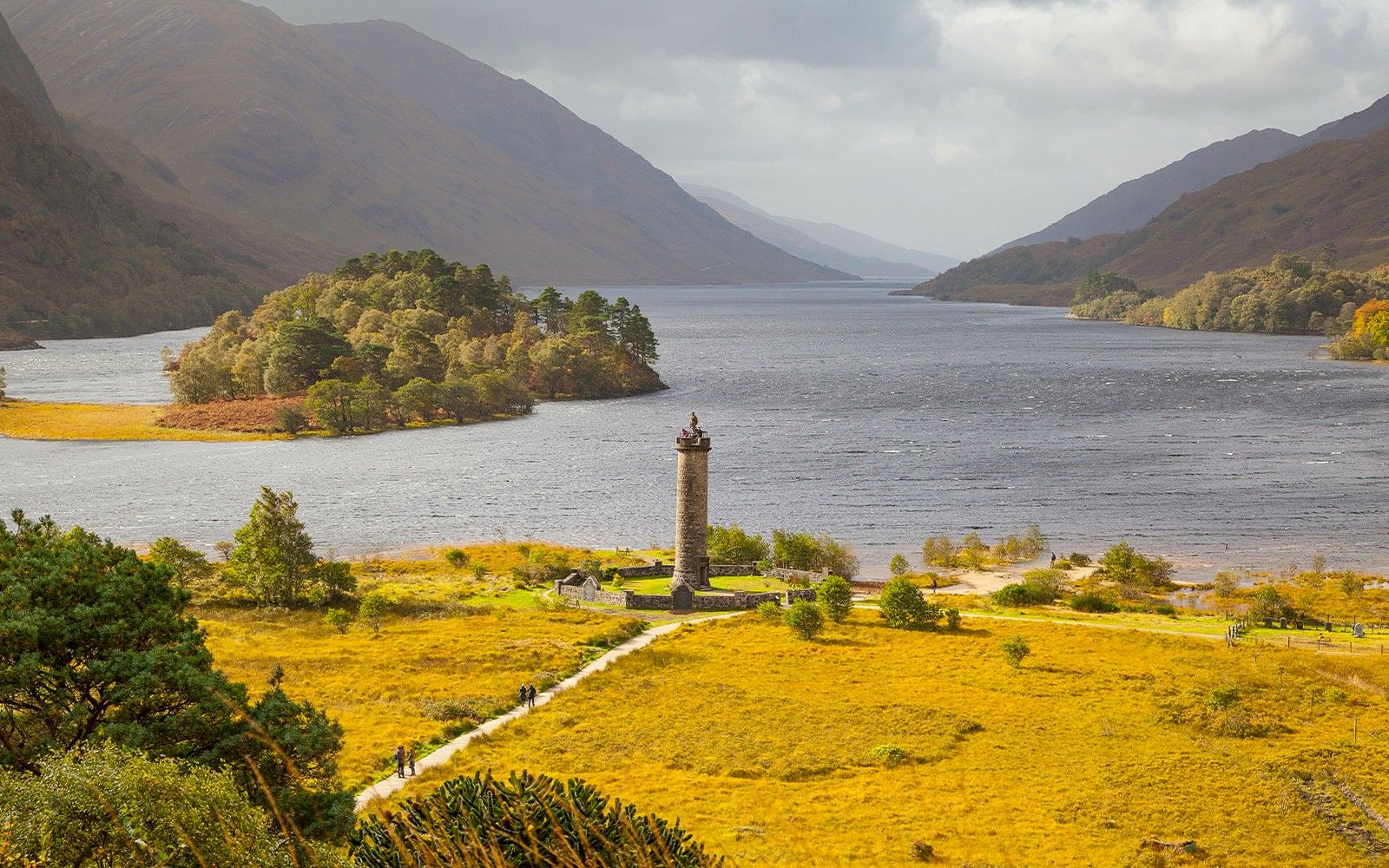 From Edinburgh: Glenfinnan, Glencoe & Fort William Day Trip — mobile