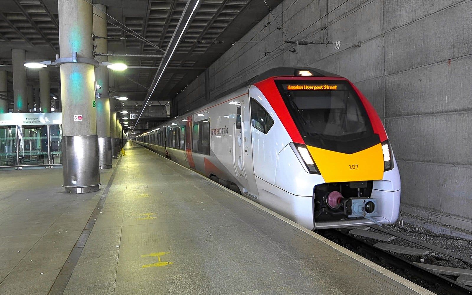 Train Transfer: Stansted Airport to/from London by Stansted Express — gallery 2