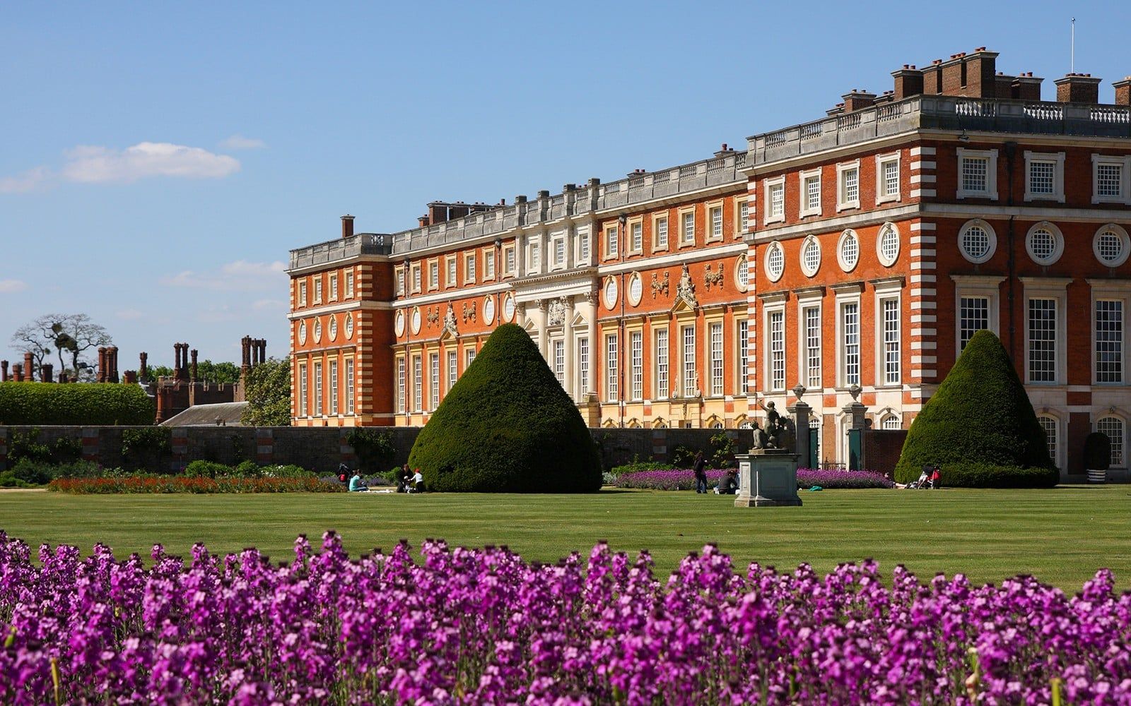 Hampton Court Palace and Gardens Tickets — portrait