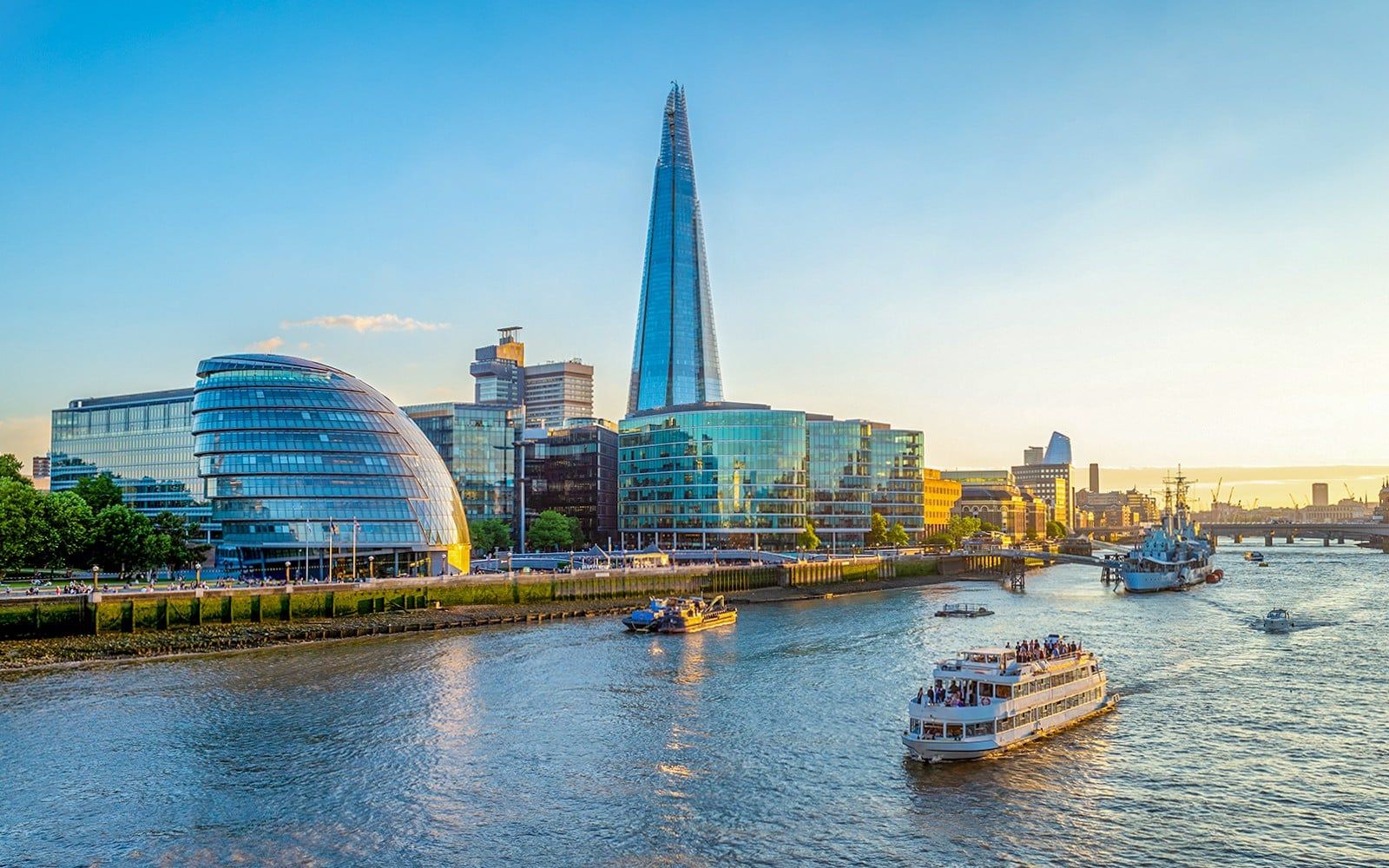 Golden Tours: London Hop-on Hop-off Bus Tour with Optional Thames River Cruise — gallery 1