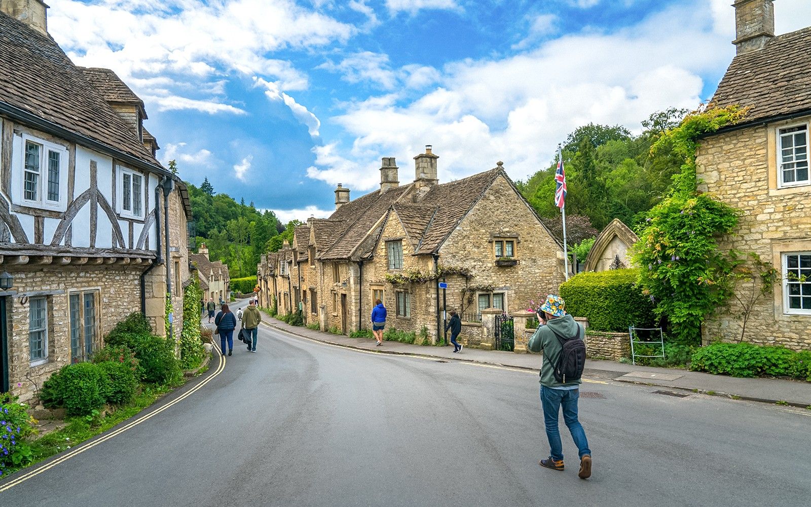 From London: Cotswolds Guided Day Tour — portrait