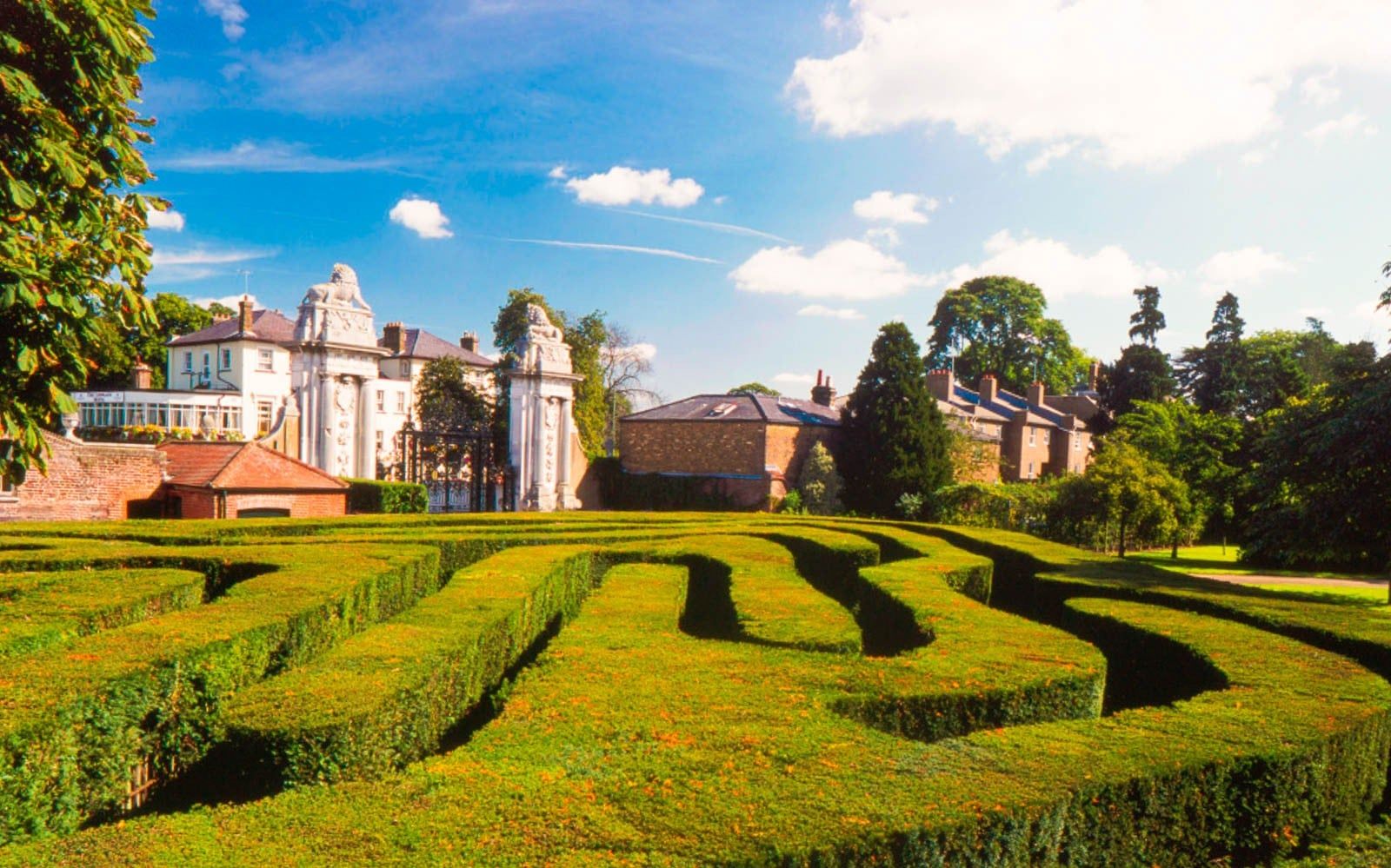 Hampton Court Palace and Gardens Tickets — landscape