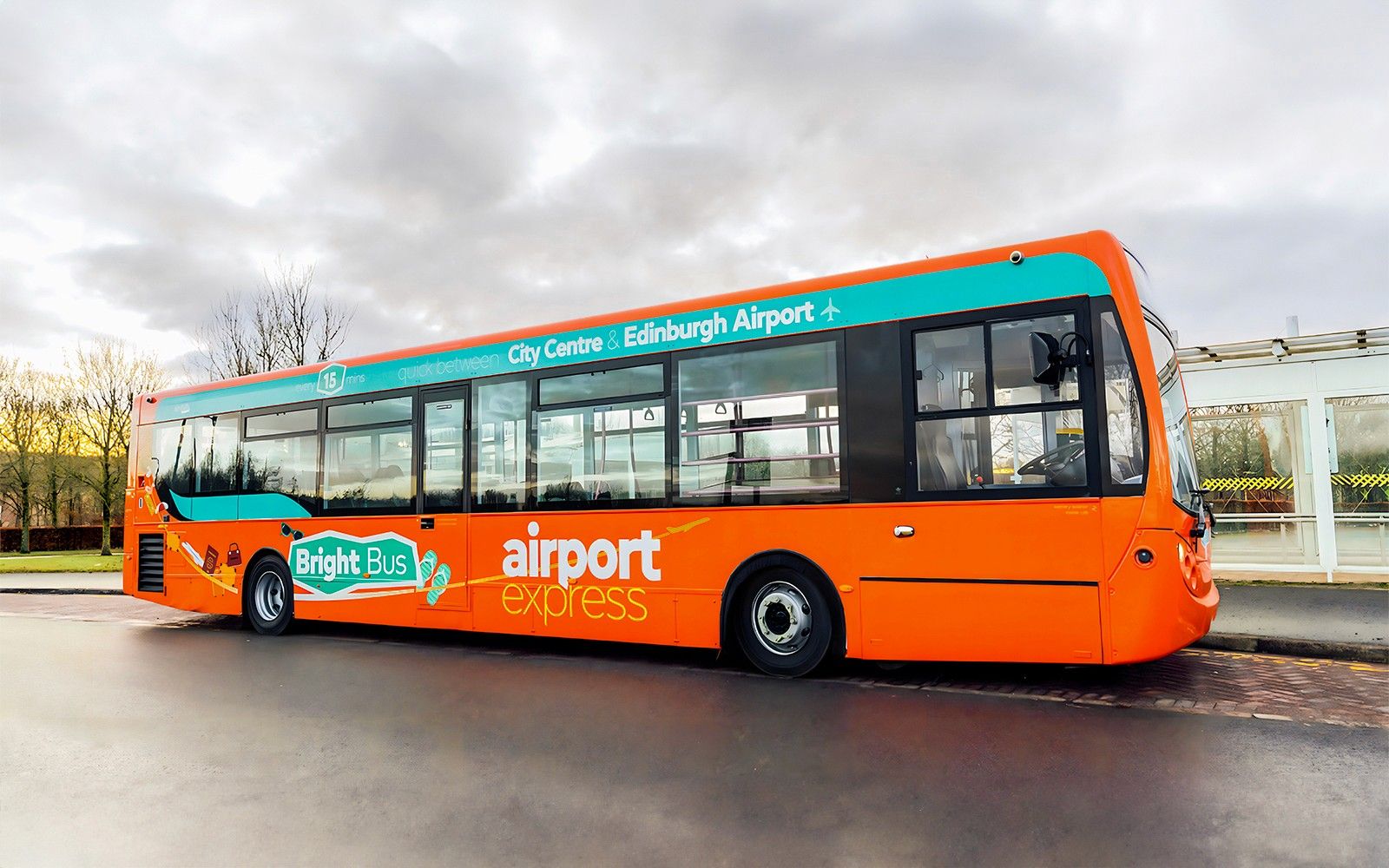 Bus Transfer: Edinburgh Airport to/from Edinburgh City Center by Bright Bus — gallery 1