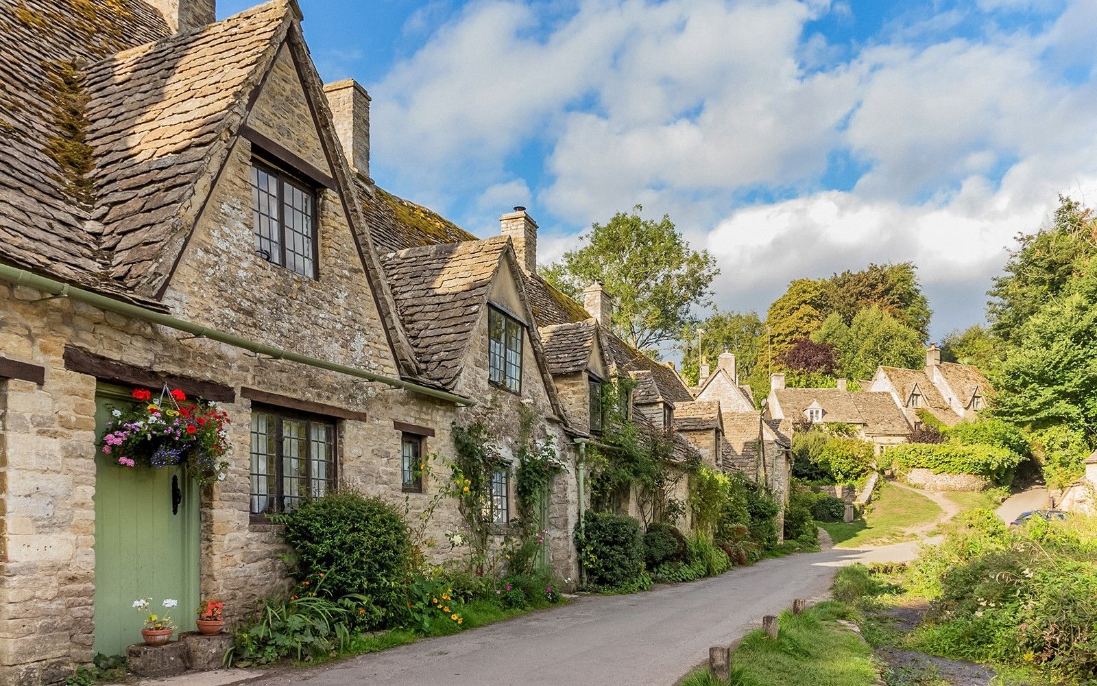 From London: Cotswolds Guided Day Tour — mobile