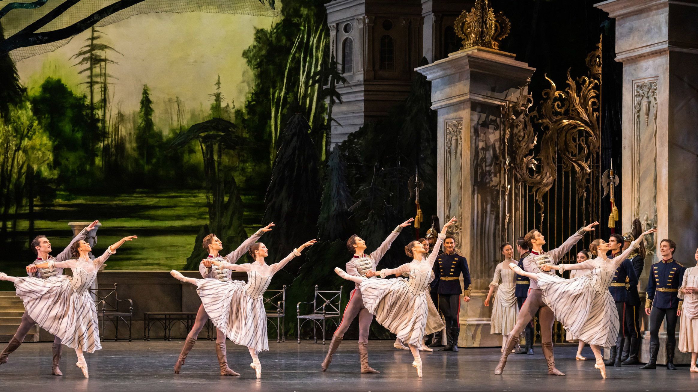 Royal Ballet & Opera 2026/27: Swan Lake (2027) backdrop